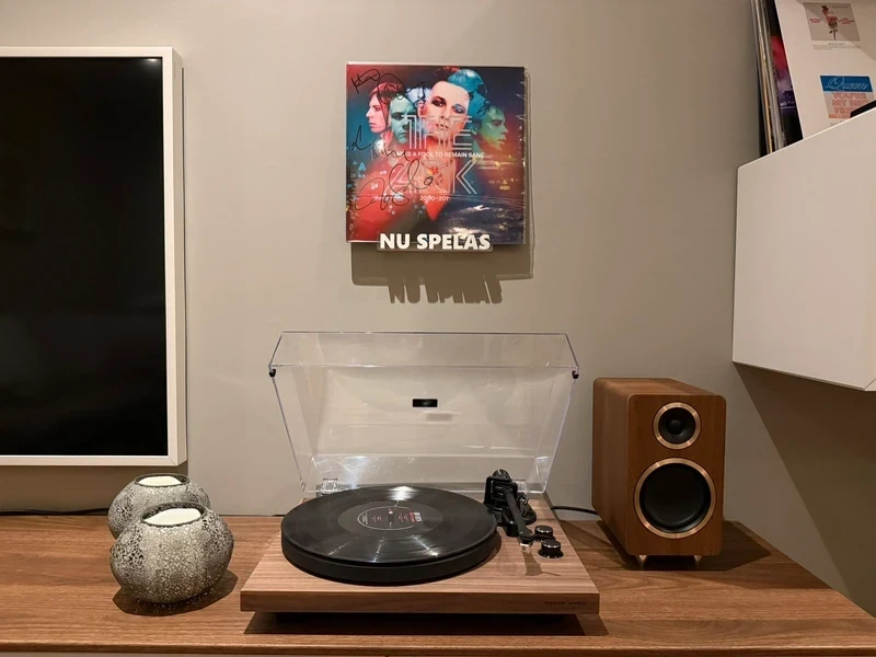 Vit vägghållare för vinylskivor - Bild 2