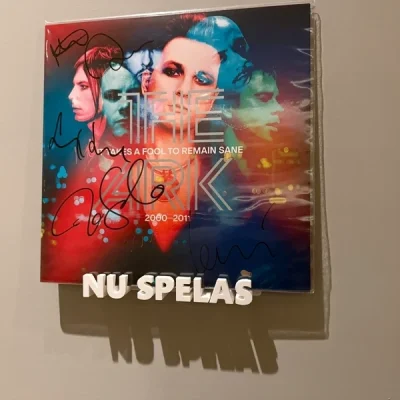 Vit vägghållare för vinylskivor